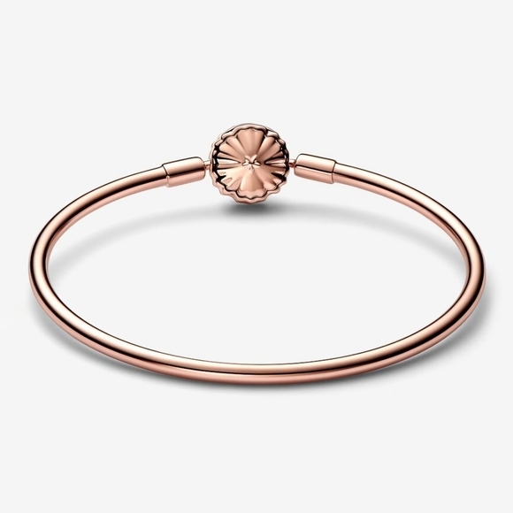 Pandora Moments Sparkling Snowflake Clasp Bangle In Rose Gold - Picture 6 of 13